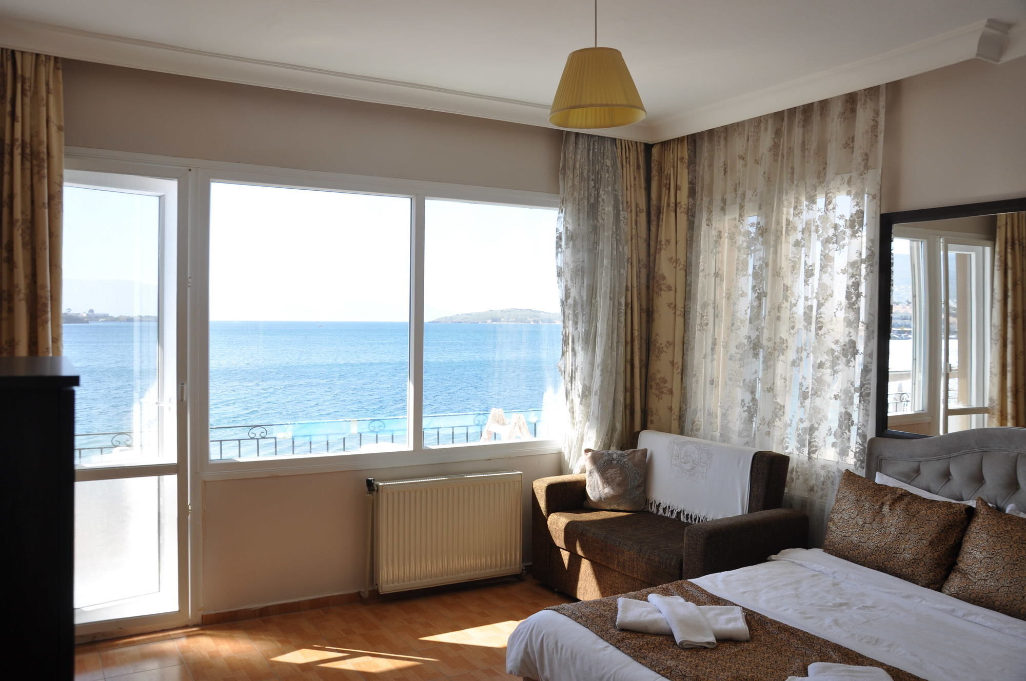 Foca Kumsal Hotel Buitenkant foto